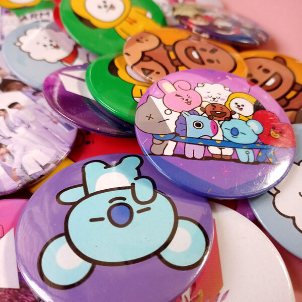 Pack of 8 - BTS Badges - Image 2